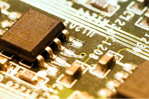 إدخال رقائق IC